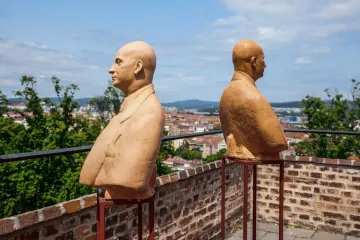Poslední astronaut nebo Unavená tanečnice. Špilberk zdobí výstava figurálního sochařství