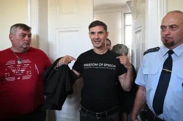 Demokracie musí ustát šíření nesmyslů, řekl Ústavní soud