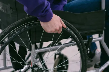 Spravedlivější přístup k příspěvkům na péči by měl lidem s handicapem zajistit nový zákon
