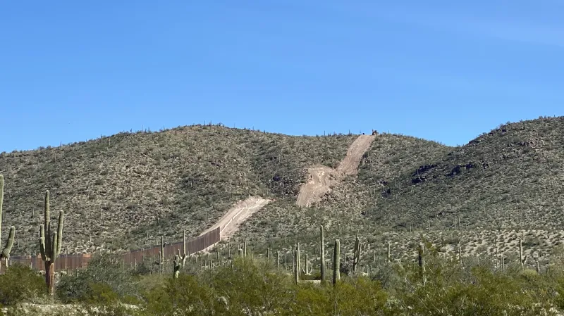 Přírodní rezervace Organ Pipe Cactus narušená výstavbou zdi