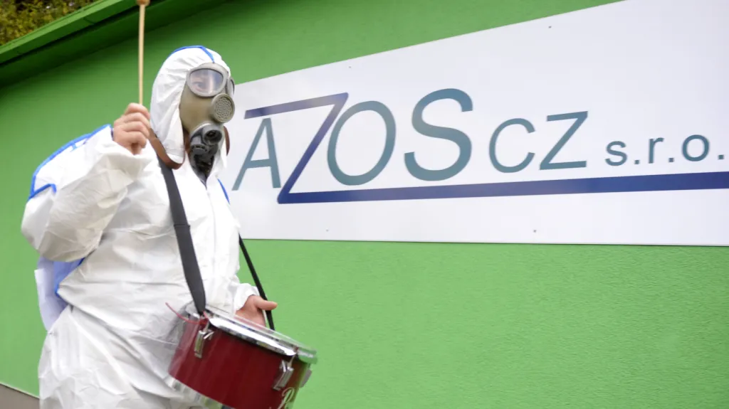 Demonstrace proti lakovně