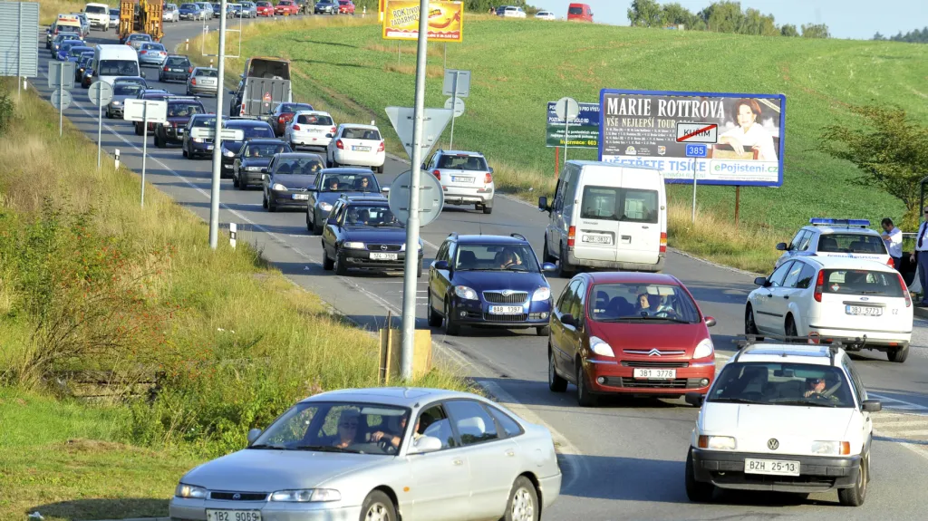Kuřimí projedou denně stovky aut. Léta čeká na obchvat
