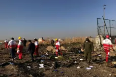 Většinu obětí pádu ukrajinského letadla tvoří Íránci a Kanaďané. Příčiny neštěstí se vyšetřují