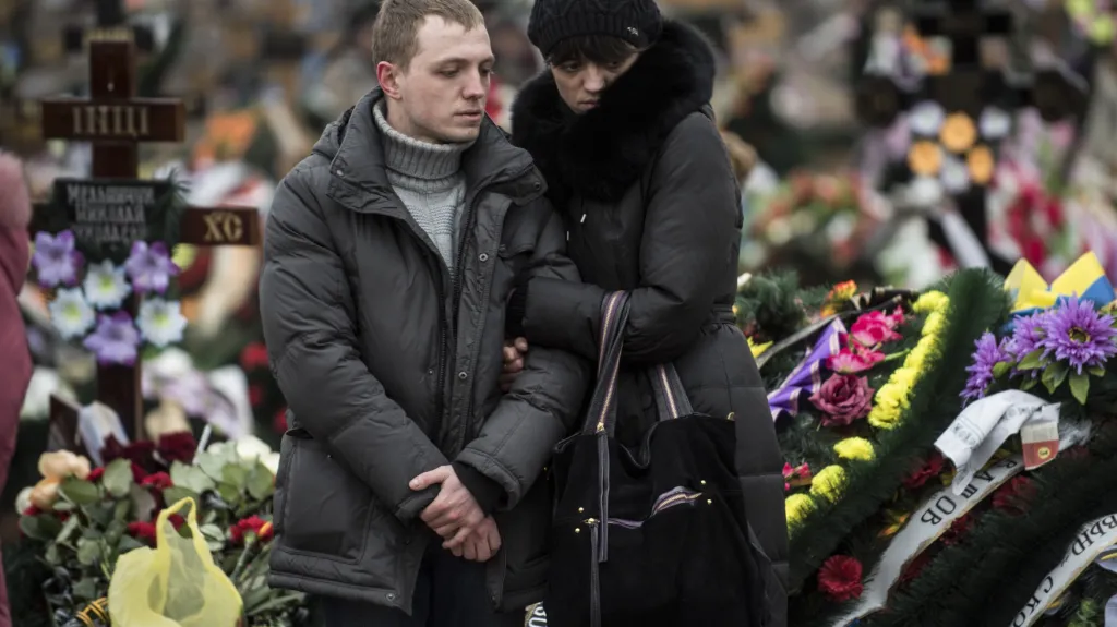 Obyvatelé Mariupolu truchlí