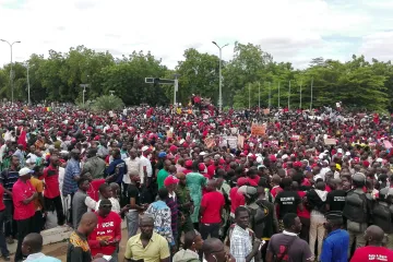 Mali na nohou. Desetitisíce lidí demonstrovaly proti prezidentovi
