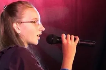 Sedmikvítek rozezpíval Okříšky