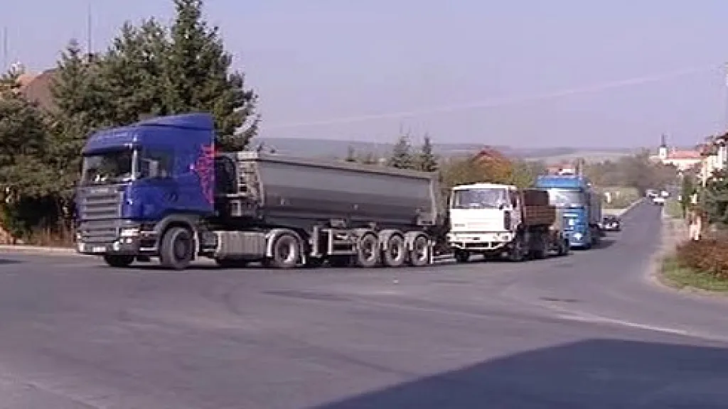 Kamiony objíždějí zpoplatněné úseky
