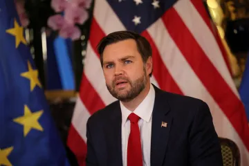 USA mohou proti Rusku použít i vojenskou formu nátlaku, řekl Vance