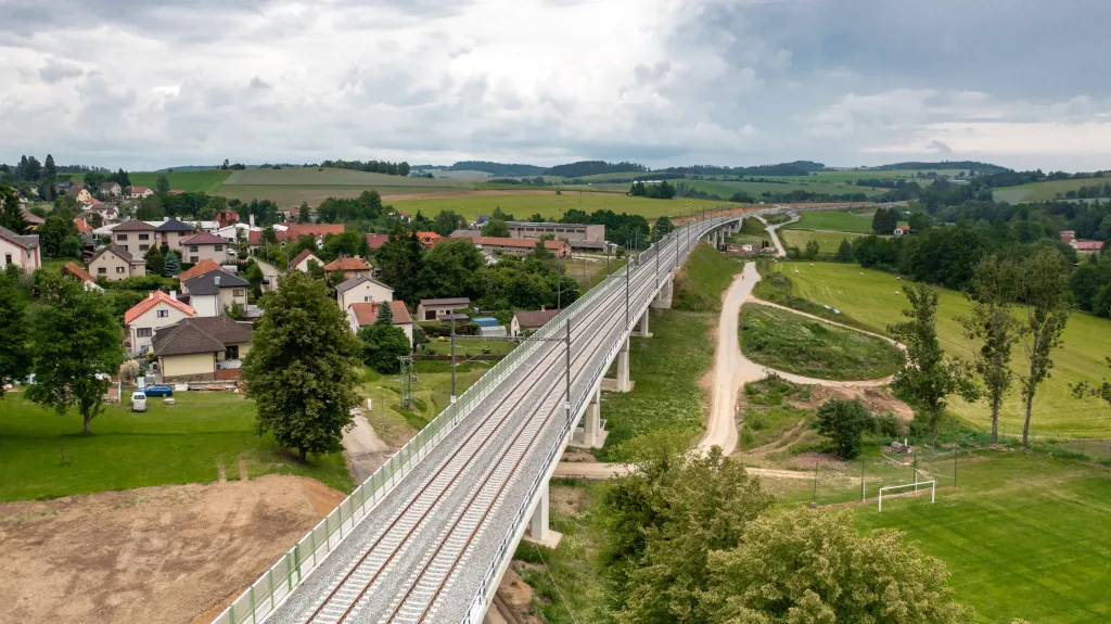 Nový úsek železnice mezi Prahou a Českými Budějovicemi