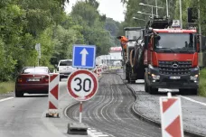 Cestu na Slovensko komplikují opravy ve Valašském Meziříčí. Novojičínsko čeká nápor kamionů