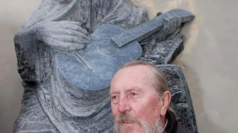 Autor před svým dílem