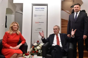 Devět prezidentů odmítlo anexi a vyzvalo k podstatnému zvýšení vojenské pomoci Ukrajině