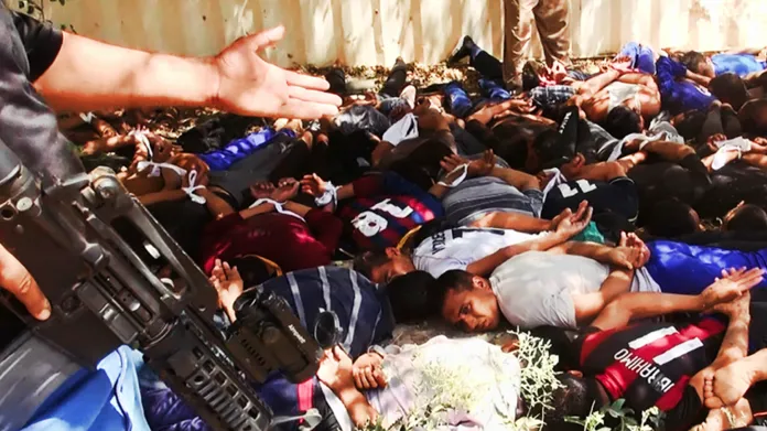 Snímek radikálů z ISIL, který má zobrazovat popravu iráckých vojáků