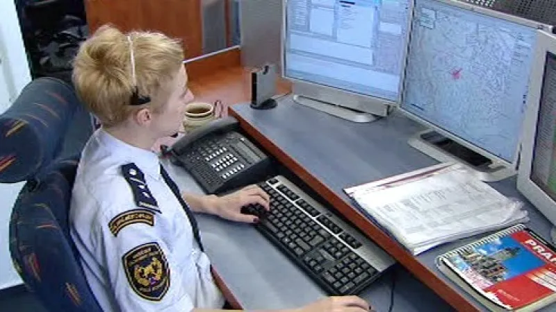 Operátorka tísňové linky