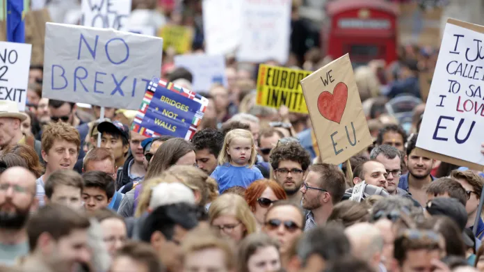 Londýnská demonstrace za setrvání Británie v EU
