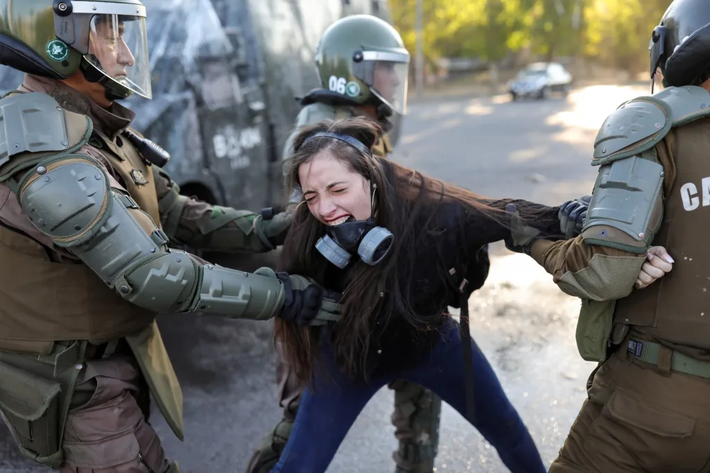 Během protivládních protestů v Chile došlo i na zatýkání