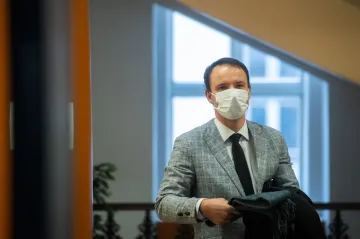 Za tragickou srážku s autem generála Jakubů poslal soud řidiče do vězení na tři roky