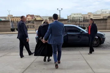 FBI zadržela soudkyni kvůli podezření z maření zadržení migranta