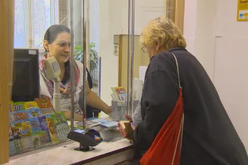 Pošta zřejmě znovu zdraží. Podle ředitele jinak nebudou peníze na provoz poboček