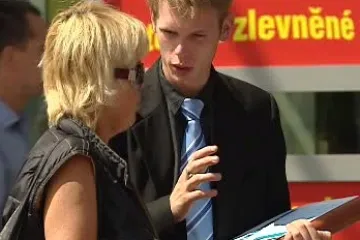 Kde jsou hranice podomního prodeje a dalších agresivních praktik?