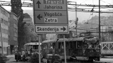 Bosenskosrbské ozbrojené síly v červenci 1995 povraždily až osm tisíc muslimských (dnes bosňáckých) chlapců a mužů.