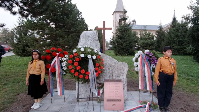 Pomník obětem záplav v roce 1997 v Troubkách