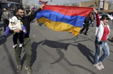 Arménský prezident odmítl potvrdit odvolání šéfa armády