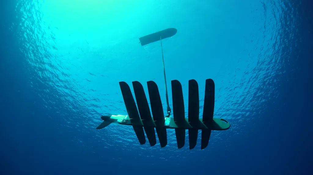 Robotické zařízení na získávání energie z mořských vln
