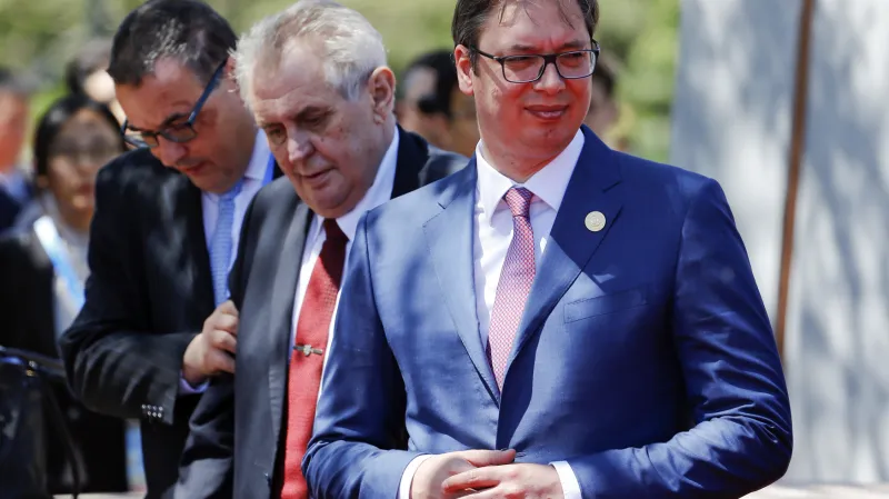 Miloš Zeman přichází na společné fotografování státníků po konferenci o nové Hedvábné stezce