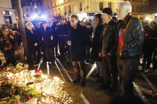 Hudebníci ruší v Paříži koncerty. A fanoušci vzkazují: Save A Prayer