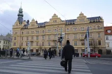 Plzeňská univerzita napravila chyby a zbavila se hrozby omezení akreditace na právech