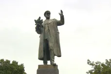 Moskva pohrozila Česku odvetou za plány na přemístění Koněvovy sochy