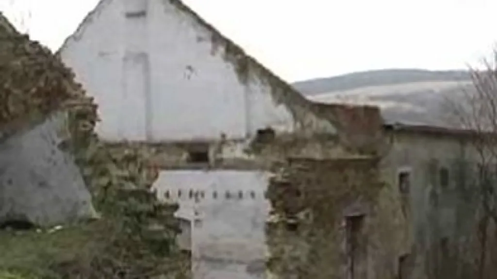 Chátrající památka