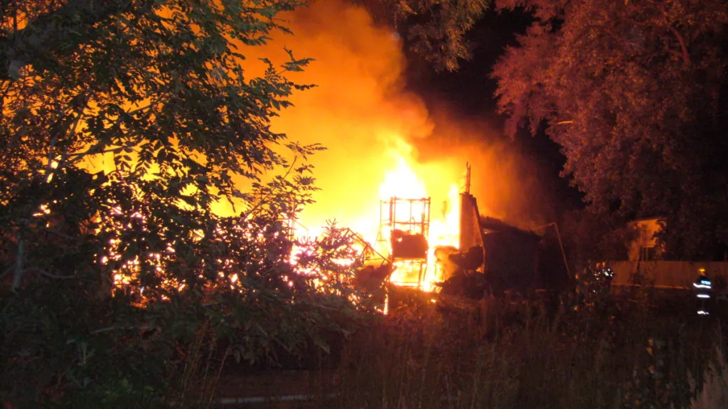 Požár textilního skladu