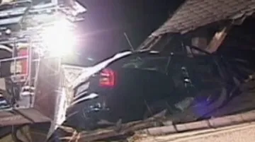 Škodovka na střeše kostela