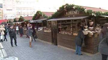 Vánoční trhy v Brně jsou podle inspektorů bez problémů
