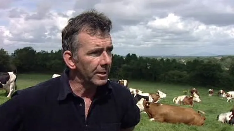 Irové řekli NE Lisabonské smlouvě, přestože jsou mnozí z nich na penězích z Bruselu závislí.