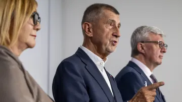 Zástupci hnutí ANO na tiskové konferenci