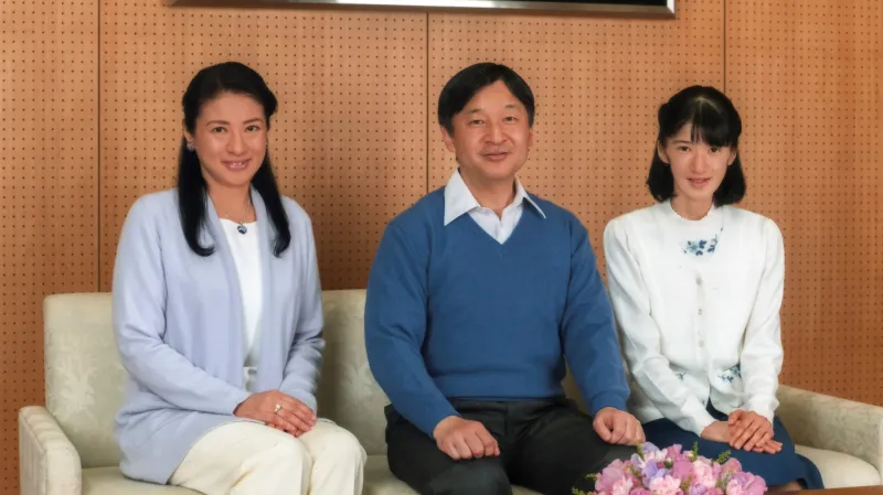 Korunní princ Naruhito s rodinou