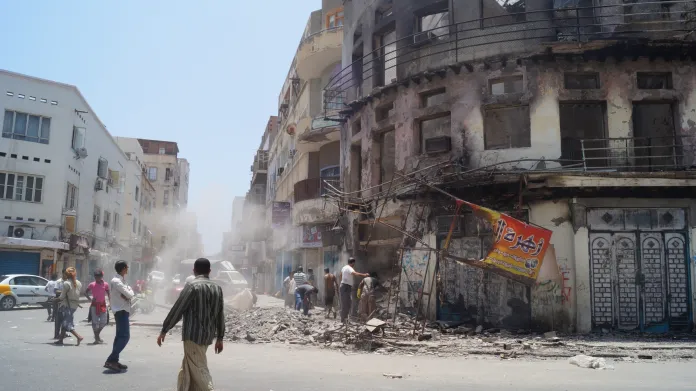 Následky bojů v Adenu