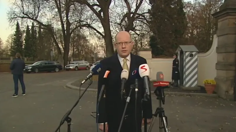 Premiér Sobotka po přijetí u prezidenta v Lánech