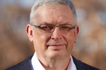 Senátorem za Prahu 9 zůstane David Smoljak