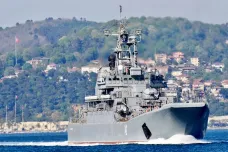 Ukrajina zničila ruskou válečnou loď kotvící na okupovaném Krymu