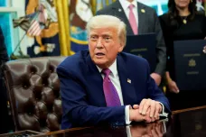 Odvolací soud dočasně obnovil cla uvalená Trumpem