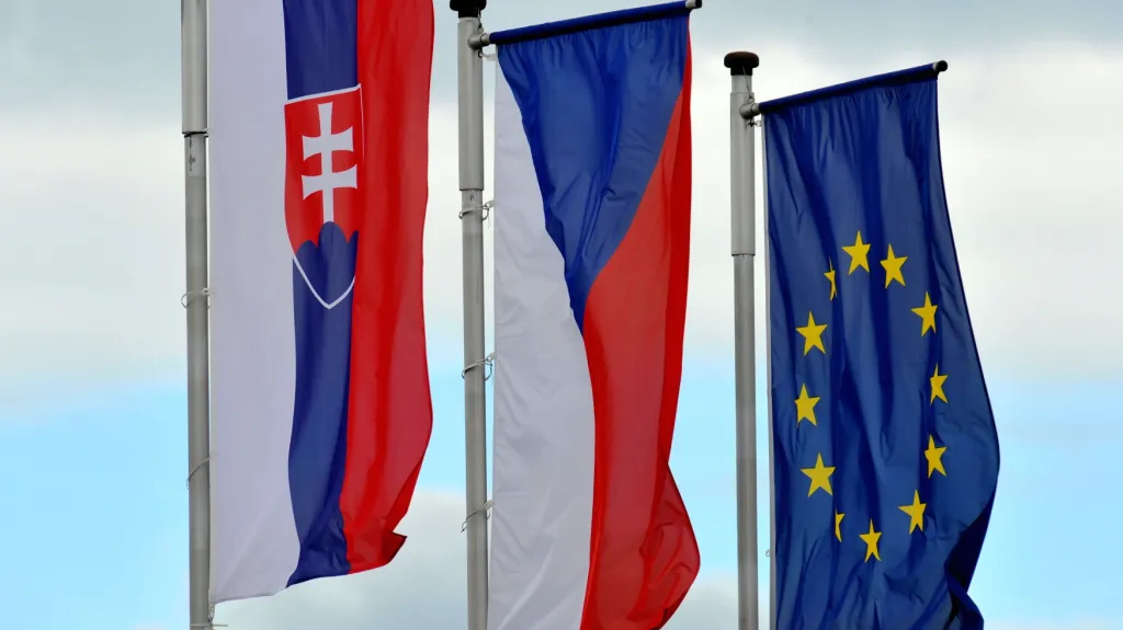 Státní vlajky Slovenska, Česka a Evropské unie