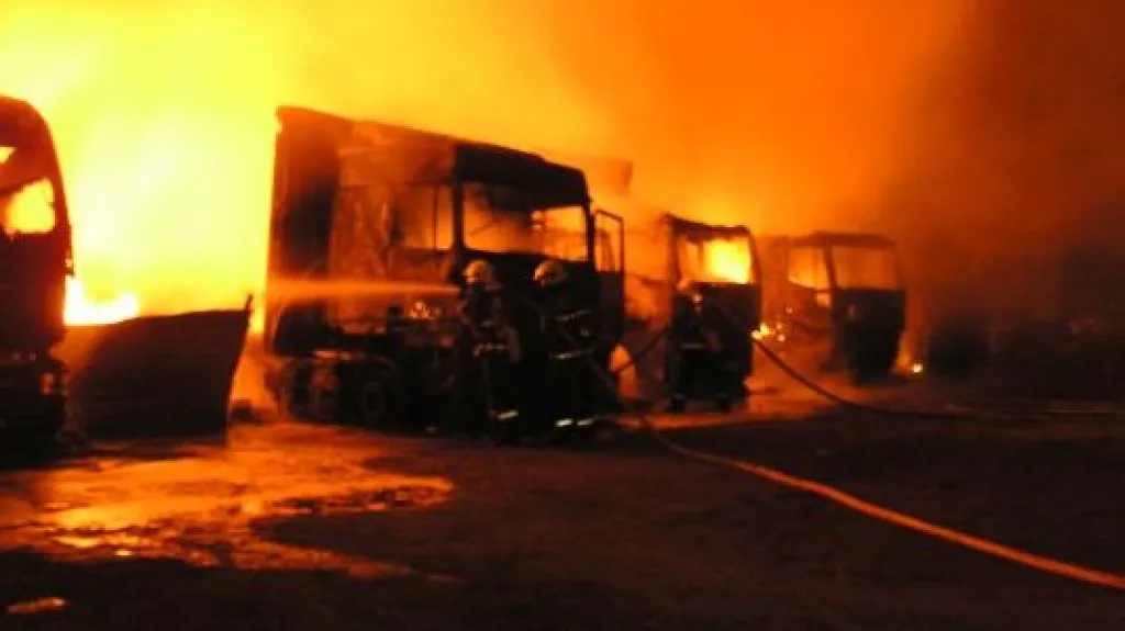 Požár kamionů