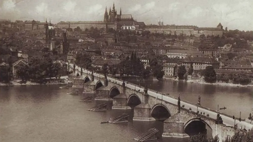 Karlův most v historických obrazech