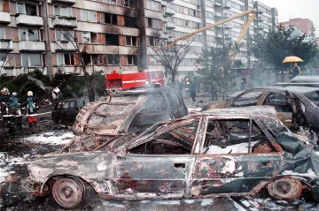 Jako ve válečné zóně. Před 20 lety se nad Českými Budějovicemi srazily dva migy, trosky sežehly sídliště
