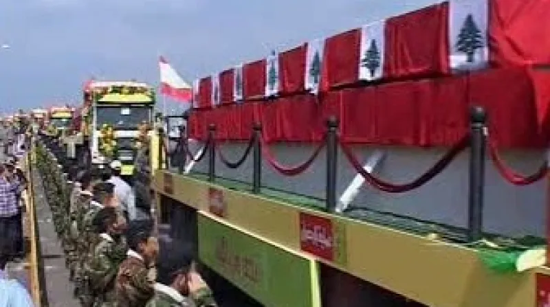 Do Bejrútu kamiony převezly 199 rakví s ostatky libanonských a palestinských bojovníků.