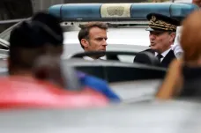 Francie se bojí teroristického útoku, evakuovala Louvre i Versailles